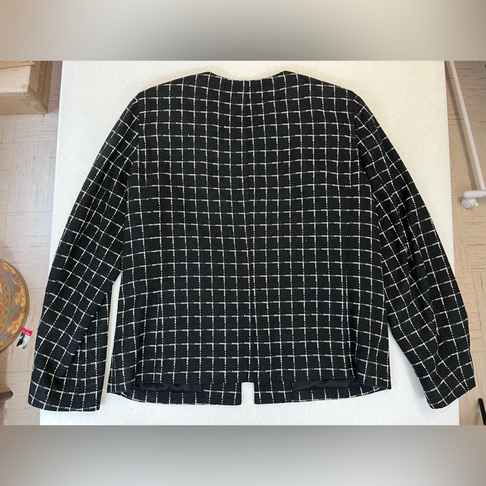 Ann May Vintage Woman’s 100% Woven Silk Jacket. Size 8 - Picture 4 of 14